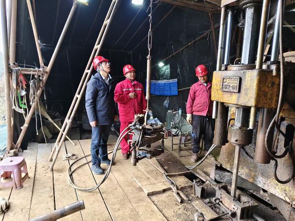 队领导深入一线开展春节慰问和安全检查